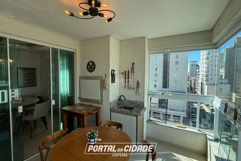 Apartamento &agrave; venda - 148m&sup2; - Meia Praia