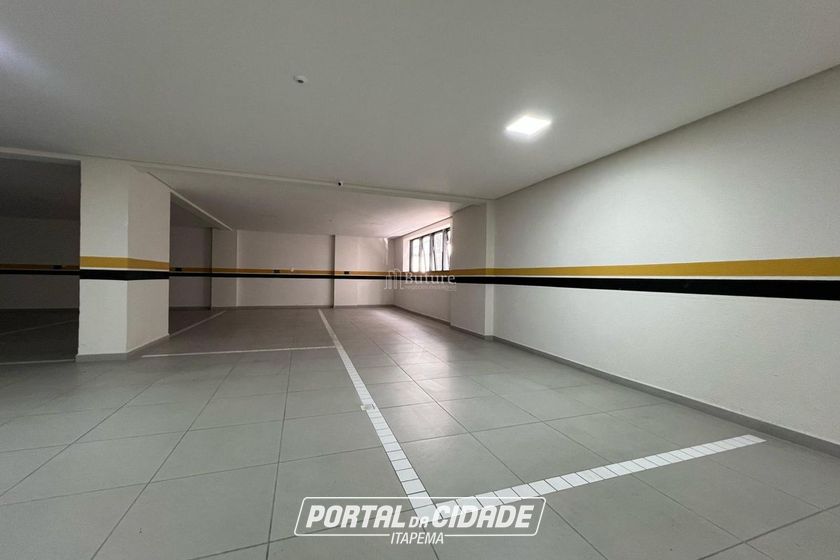 Apartamento &agrave; venda - 129m&sup2; - Meia Praia
