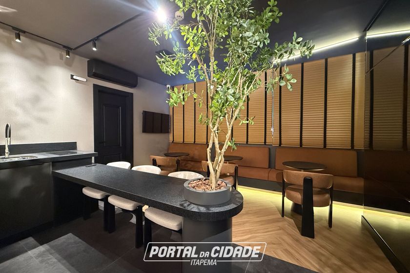 Apartamento &agrave; venda - 136m&sup2; - Meia Praia