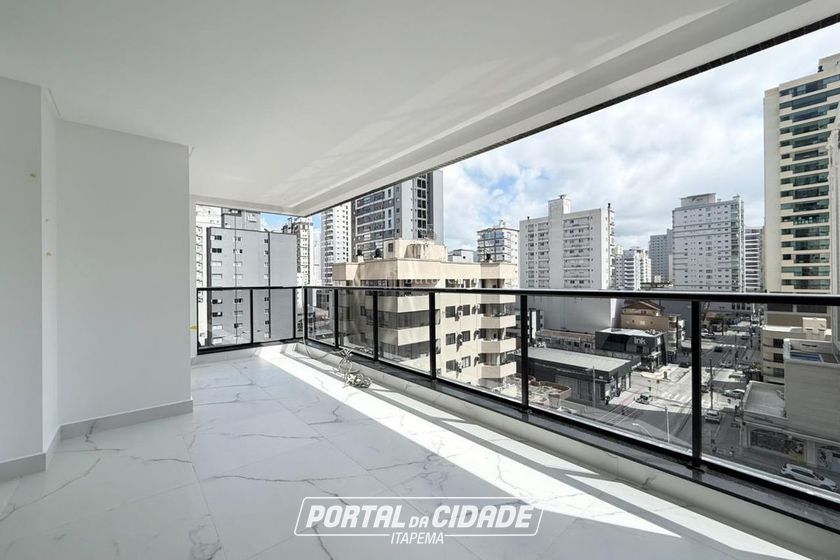 Apartamento &agrave; venda - 160m&sup2; - Meia Praia