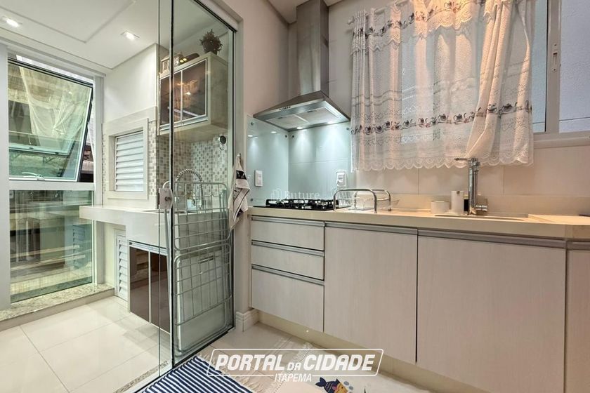 Apartamento &agrave; venda - 107m&sup2; - Meia Praia