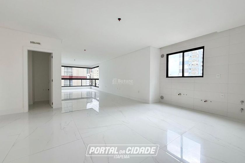 Apartamento &agrave; venda - 206m&sup2; - Meia Praia