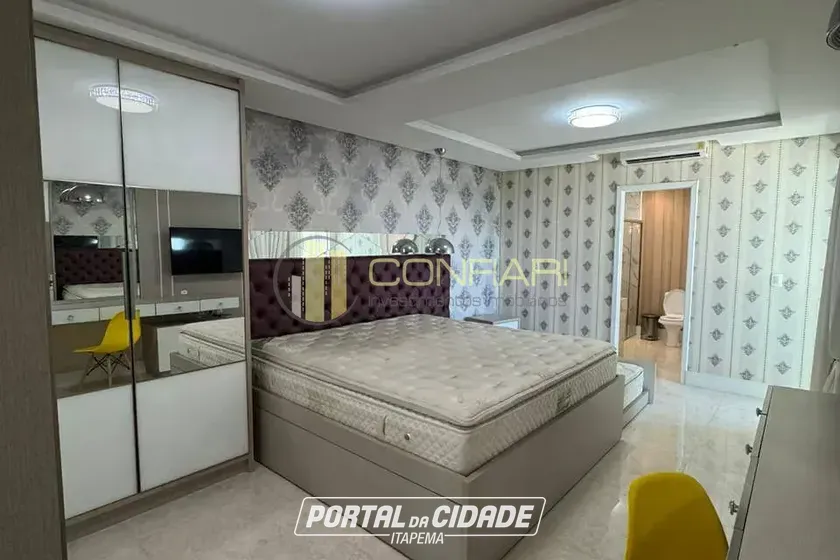 Casa &agrave; venda - 340m&sup2; - Meia Praia
