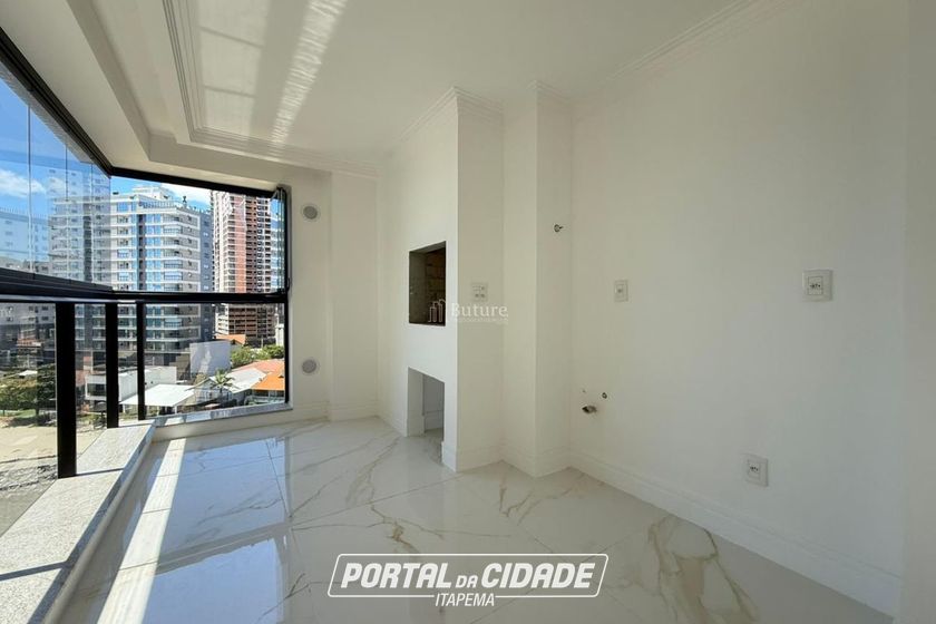 Apartamento &agrave; venda - 163m&sup2; - Meia Praia