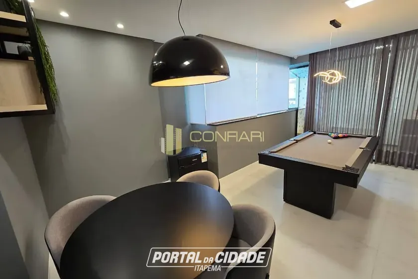 Apartamento &agrave; venda - 105m&sup2; - Meia Praia
