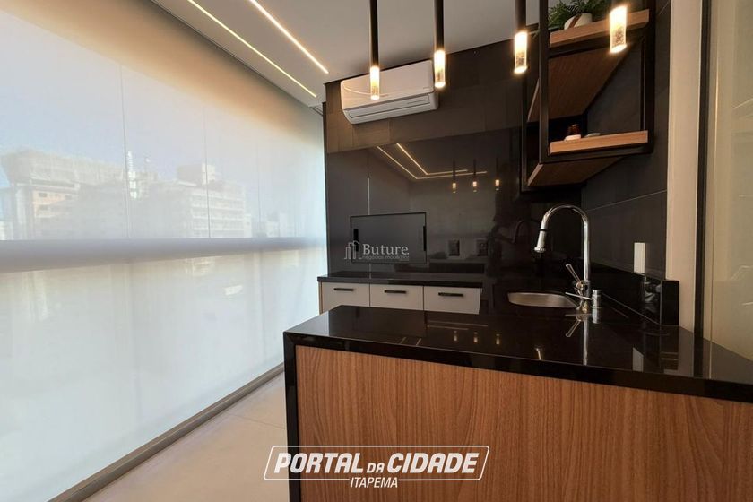 Apartamento &agrave; venda - 162m&sup2; - Meia Praia