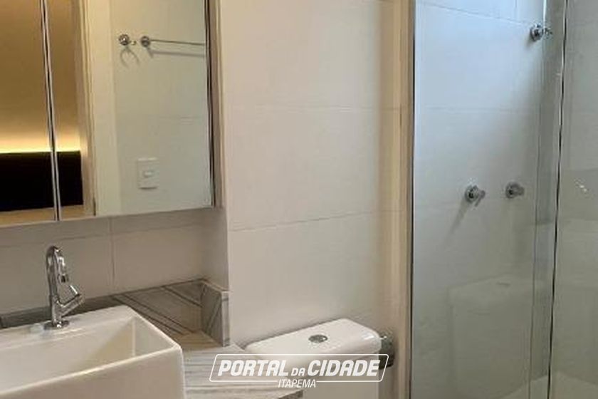 Apartamento para alugar - 121m&sup2; - Meia Praia