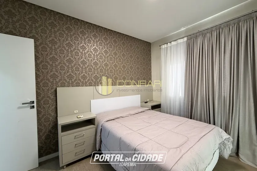 Apartamento &agrave; venda - 123m&sup2; - Meia Praia