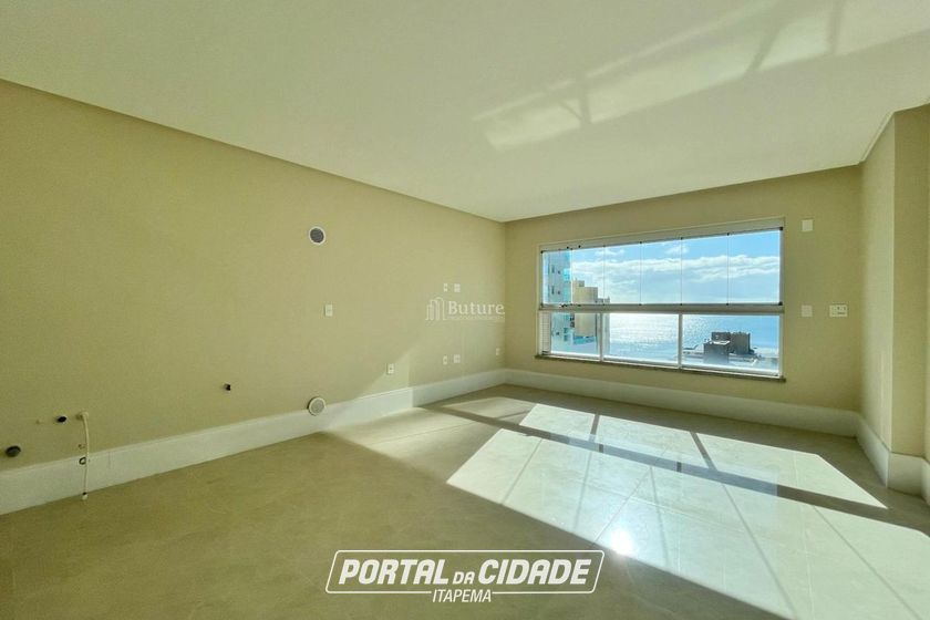 Apartamento &agrave; venda - 156m&sup2; - Meia Praia