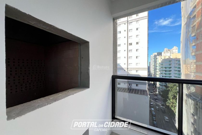 Apartamento &agrave; venda - 132m&sup2; - Meia Praia