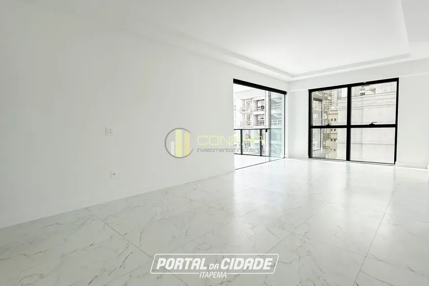 Apartamento &agrave; venda - 130m&sup2; - Meia Praia