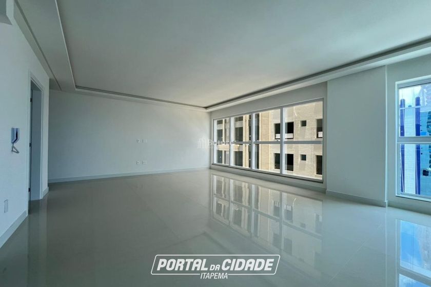 Apartamento &agrave; venda - 180m&sup2; - Meia Praia