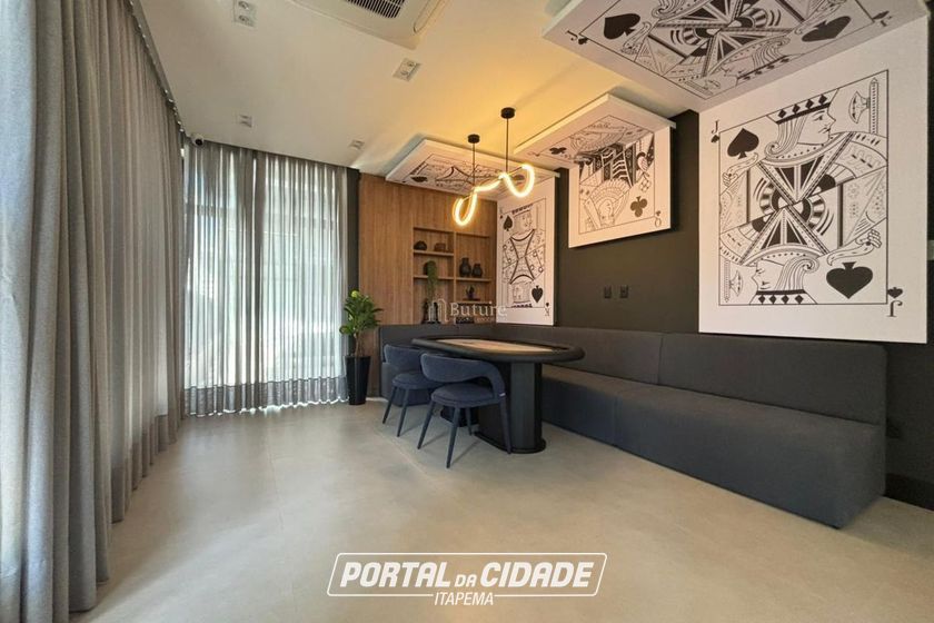 Apartamento &agrave; venda - 177m&sup2; - Meia Praia