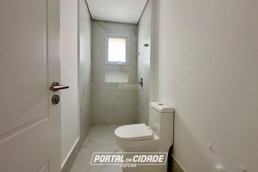 Apartamento &agrave; venda - 157m&sup2; - Meia Praia