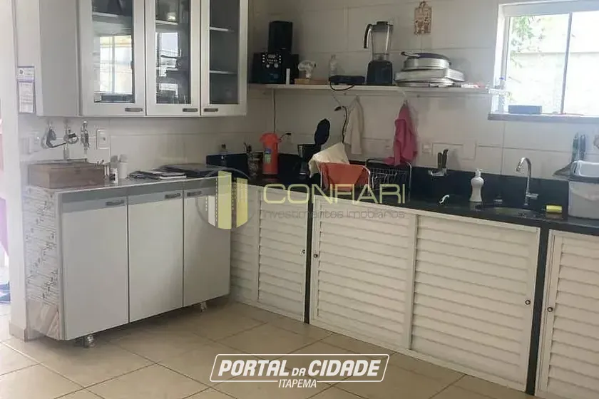 Casa &agrave; venda - 205m&sup2; - Meia Praia