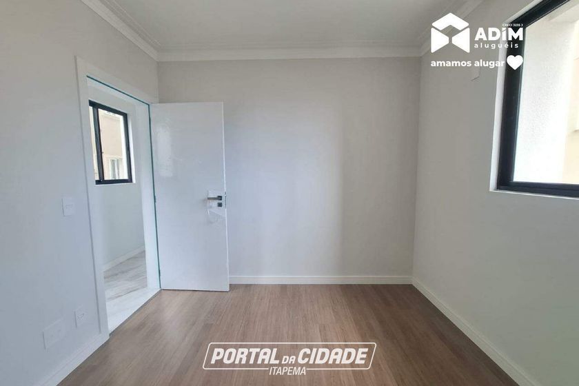 Apartamento para alugar - 110m&sup2; - Meia Praia