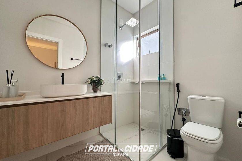 Apartamento &agrave; venda - 134m&sup2; - Meia Praia