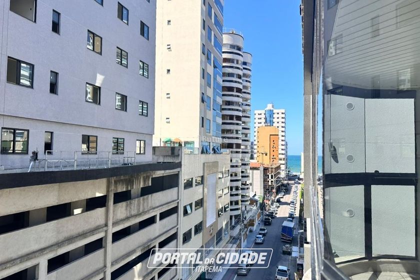 Apartamento &agrave; venda - 120m&sup2; - Meia Praia