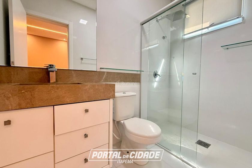 Apartamento &agrave; venda - 135m&sup2; - Meia Praia