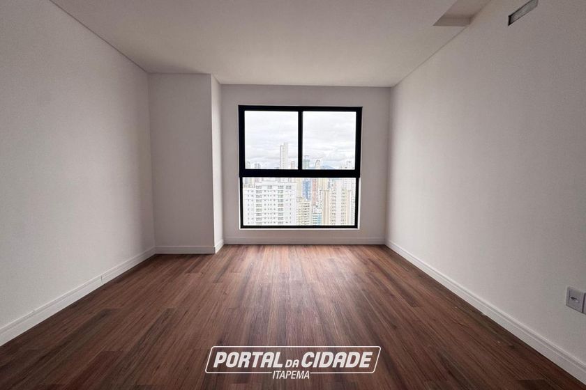 Apartamento &agrave; venda - 170m&sup2; - Centro