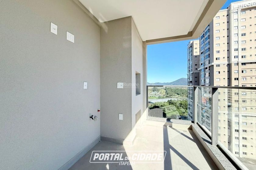 Apartamento &agrave; venda - 85m&sup2; - Meia Praia