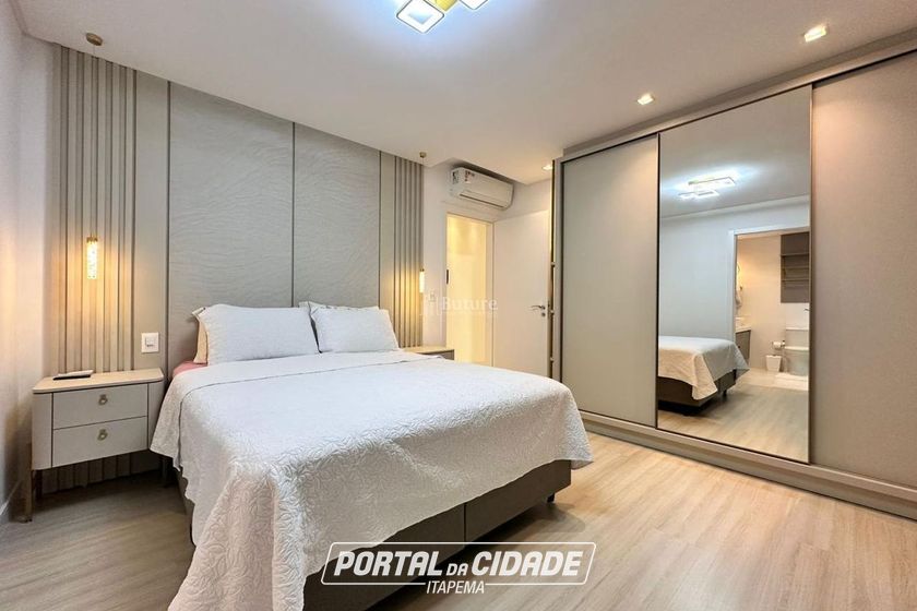Apartamento &agrave; venda - 129m&sup2; - Meia Praia