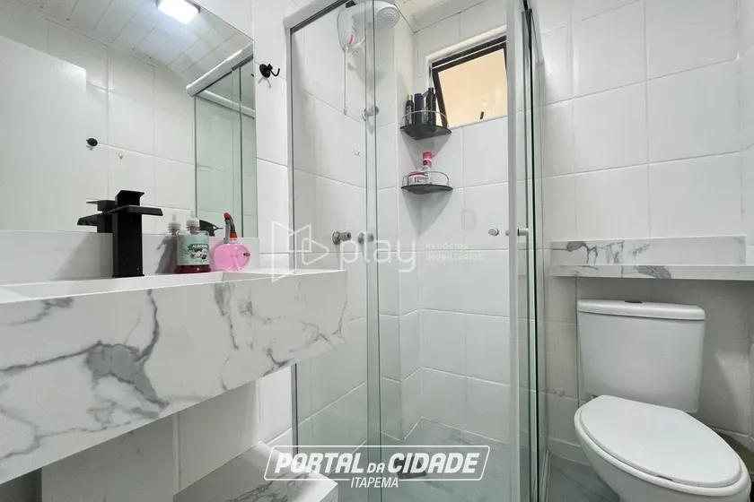 Apartamento &agrave; venda - 110m&sup2; - Meia Praia