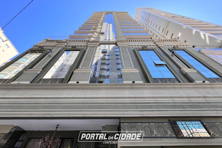 Apartamento &agrave; venda - 150m&sup2; - Meia Praia