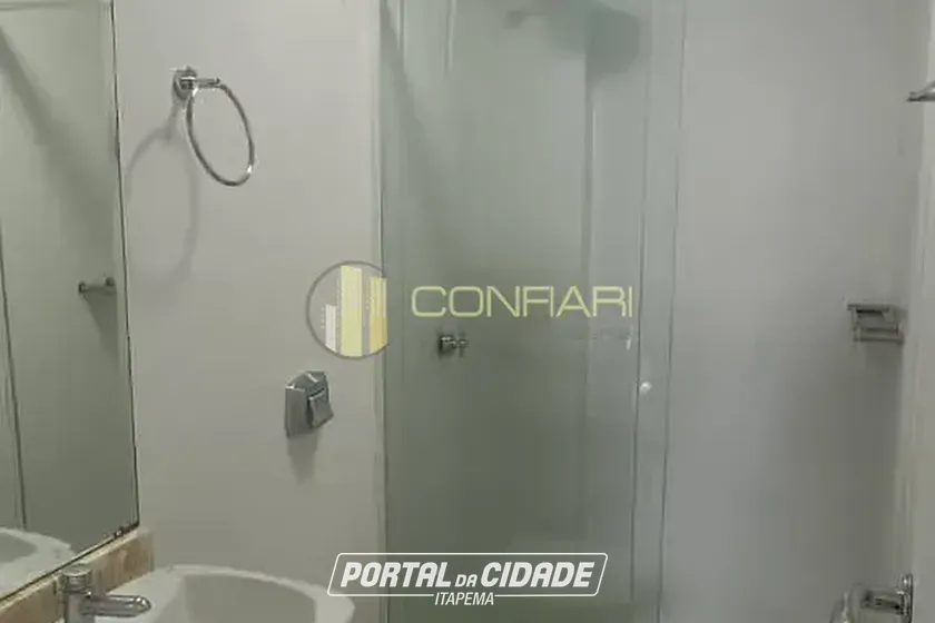 Apartamento &agrave; venda - 135m&sup2; - Meia praia