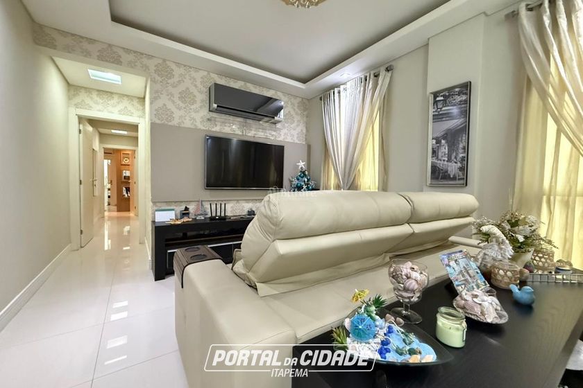 Apartamento &agrave; venda - 107m&sup2; - Meia Praia