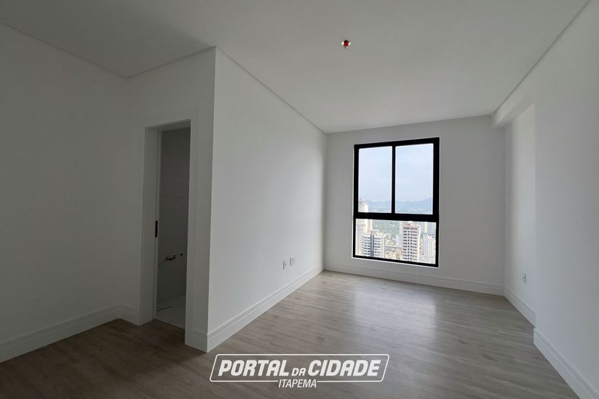 Apartamento &agrave; venda - 206m&sup2; - Meia Praia