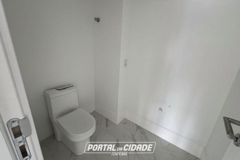 Apartamento &agrave; venda - 185m&sup2; - Meia Praia