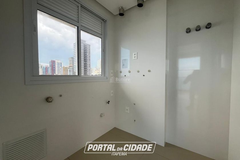 Apartamento &agrave; venda - 193m&sup2; - Meia Praia