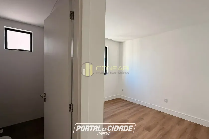 Apartamento &agrave; venda - 103m&sup2; - Meia Praia