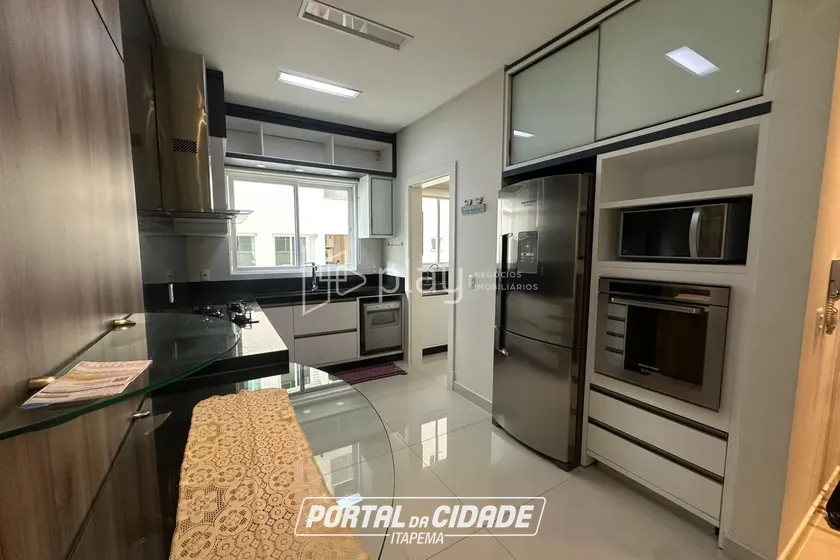 Apartamento &agrave; venda - 134m&sup2; - Meia Praia