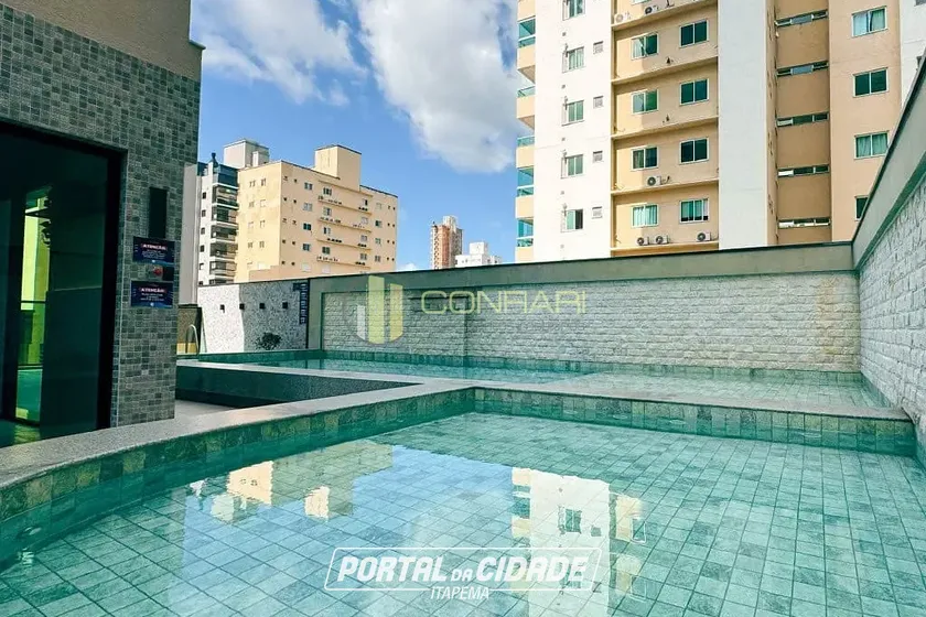 Apartamento &agrave; venda - 114m&sup2; - Meia Praia