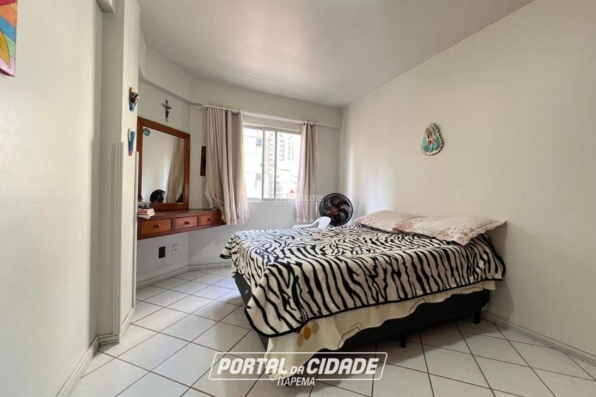 Apartamento &agrave; venda - 140m&sup2; - Meia Praia