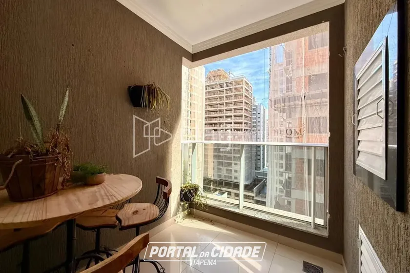 Apartamento &agrave; venda - 70m&sup2; - Meia Praia