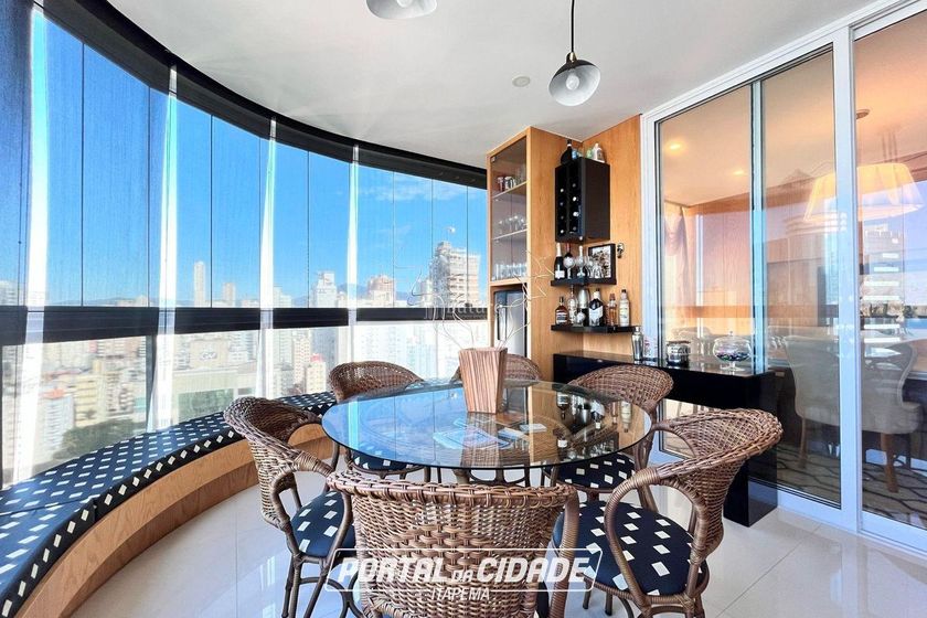 Apartamento &agrave; venda - 193m&sup2; - Meia Praia