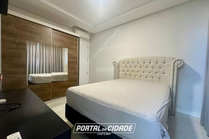 Apartamento &agrave; venda - 107m&sup2; - Meia Praia