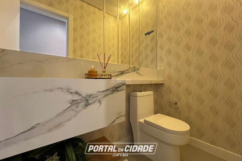 Apartamento &agrave; venda - 137m&sup2; - Meia Praia