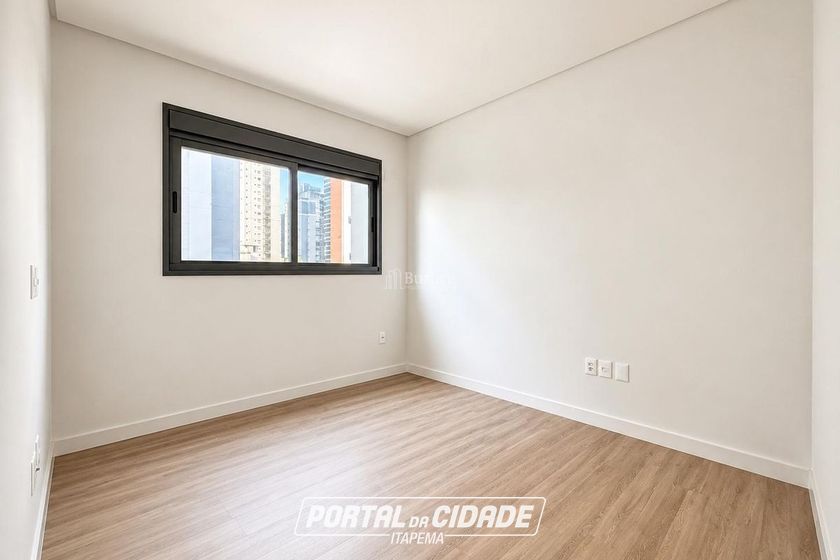 Apartamento &agrave; venda - 165m&sup2; - Centro