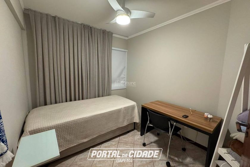 Apartamento &agrave; venda - 137m&sup2; - Meia Praia
