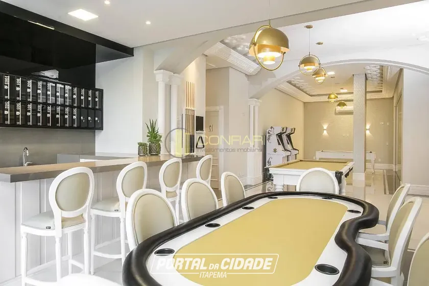 Apartamento &agrave; venda - 185m&sup2; - Meia Praia