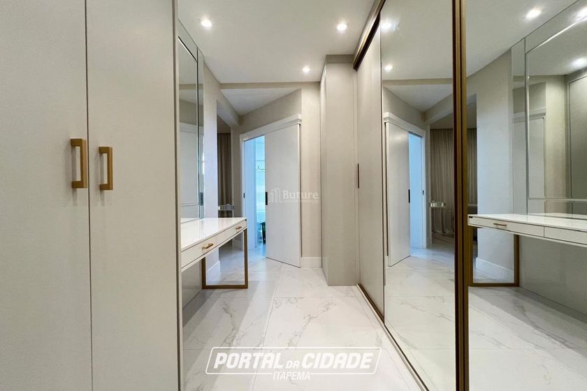 Apartamento &agrave; venda - 197m&sup2; - Meia Praia