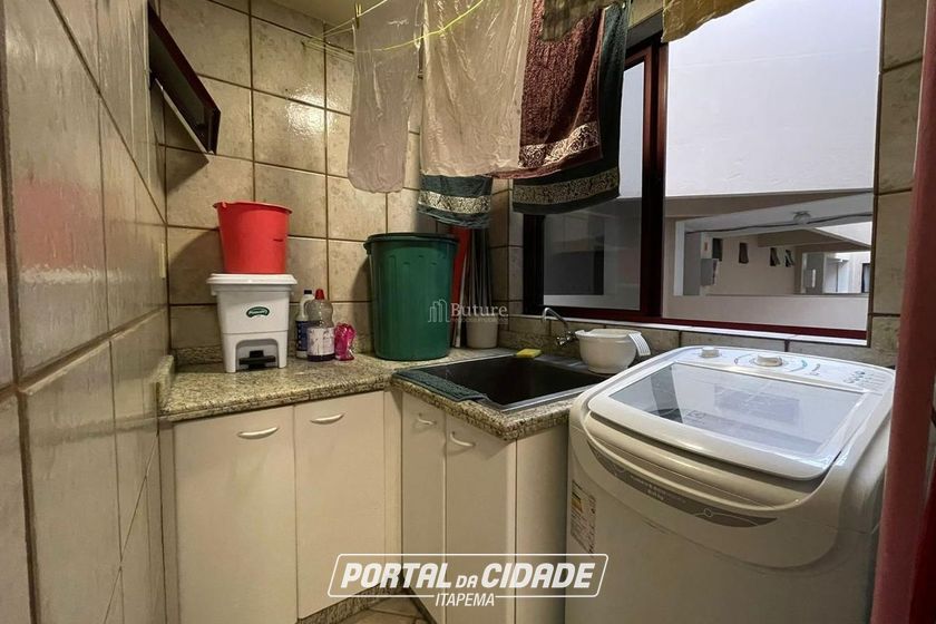 Apartamento &agrave; venda - 80m&sup2; - Meia Praia