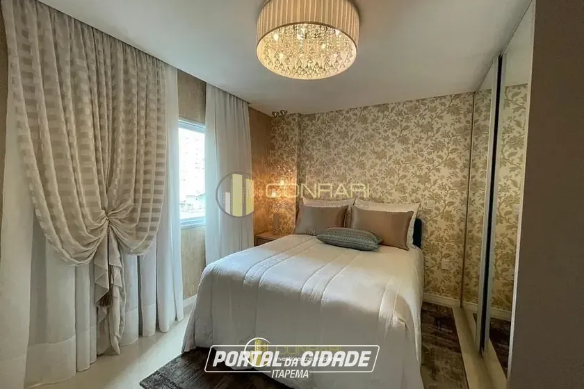 Apartamento &agrave; venda - 129m&sup2; - Meia Praia