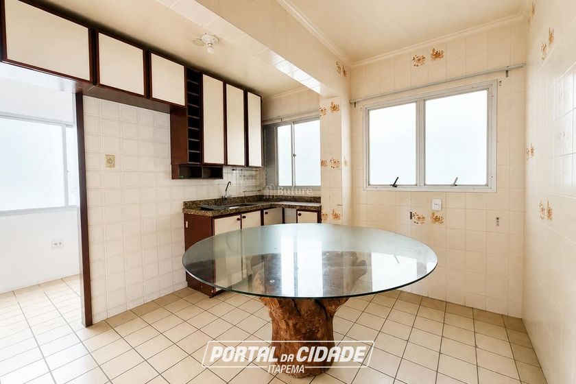 Apartamento &agrave; venda - 130m&sup2; - Centro