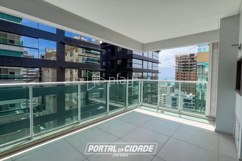 Apartamento &agrave; venda - 160m&sup2; - Meia Praia