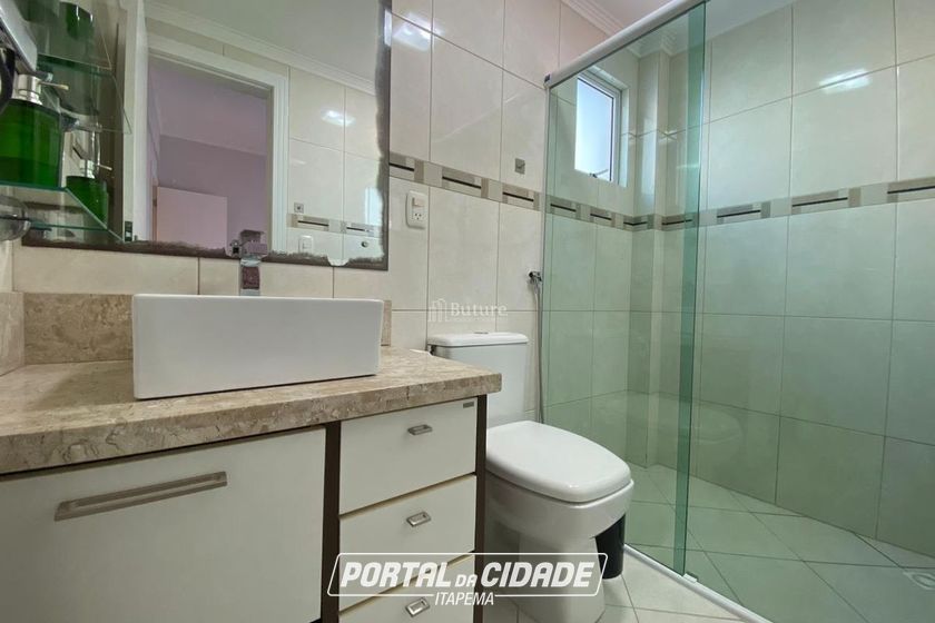 Apartamento &agrave; venda - 143m&sup2; - Meia Praia